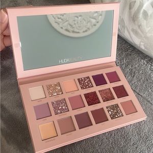 HUDA Beauty Nude Palette